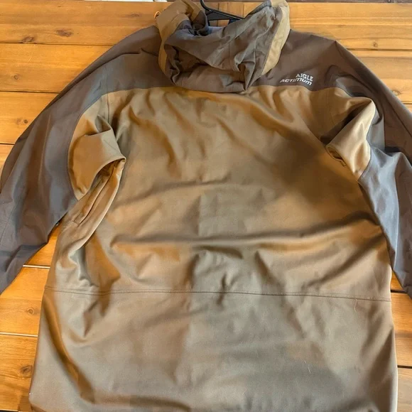 Aigle Men's Brown and Gray Performance Jacket - Picture 6 of 6